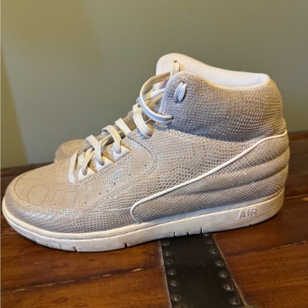 Men’s Nike Air Python Beige Size 9 High-Top Sneakers